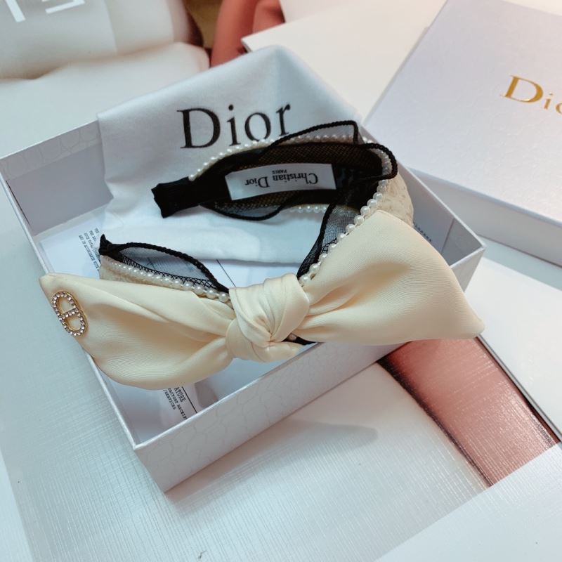 CHRISTIAN DIOR